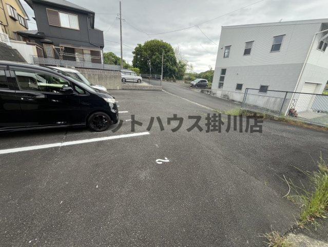 袋井市村松アパート 駐車場