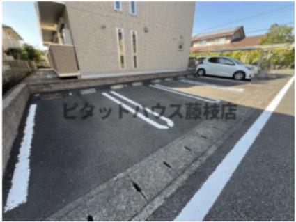 藤枝市南駿河台アパート 駐車場