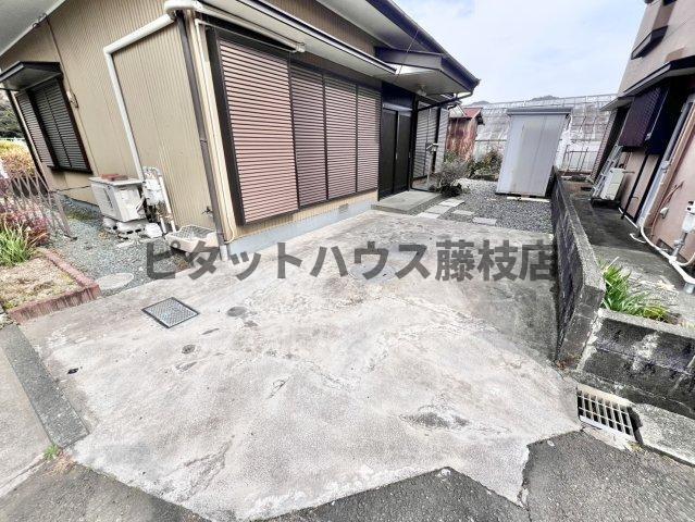 焼津市石脇上一戸建 駐車場