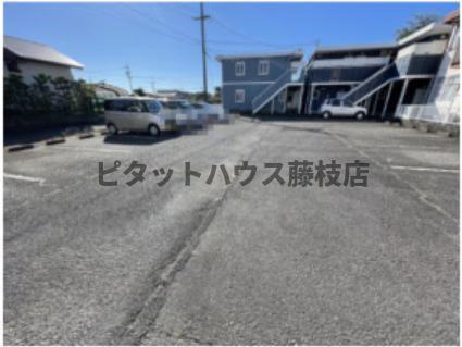 焼津市三和アパート 駐車場