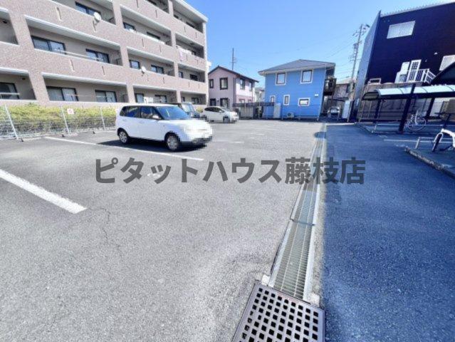 焼津市焼津マンション 駐車場