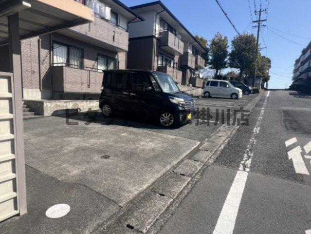 掛川市中央高町アパート 駐車場