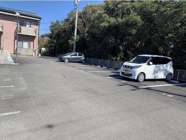 御前崎市白羽アパート 駐車場