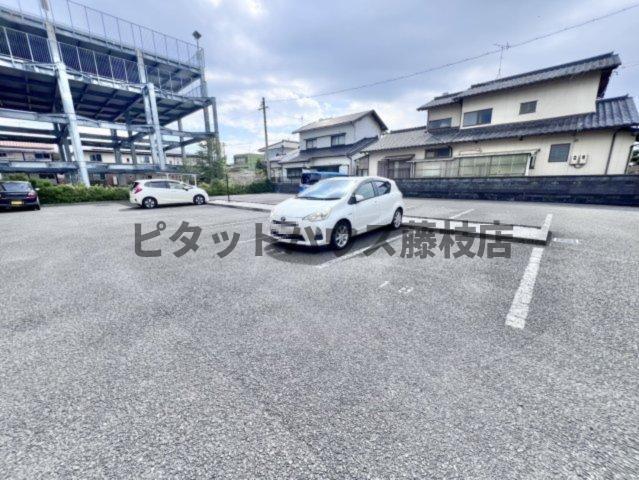 焼津市東小川アパート 駐車場