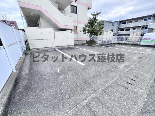 焼津市大村マンション 駐車場