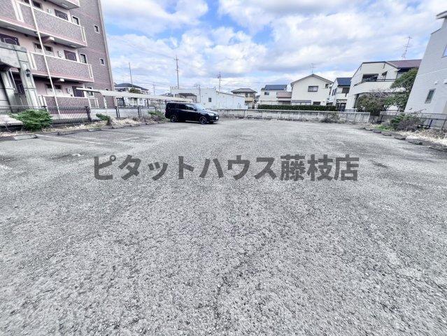 焼津市下小田アパート 駐車場