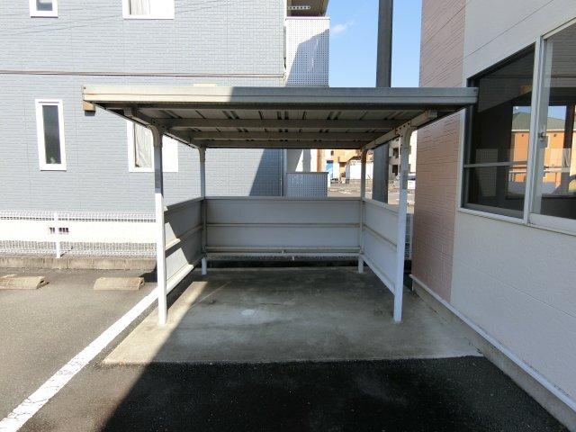 袋井市愛野東アパート 駐車場