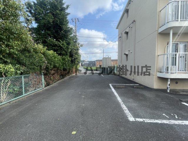 袋井市豊沢マンション 駐車場
