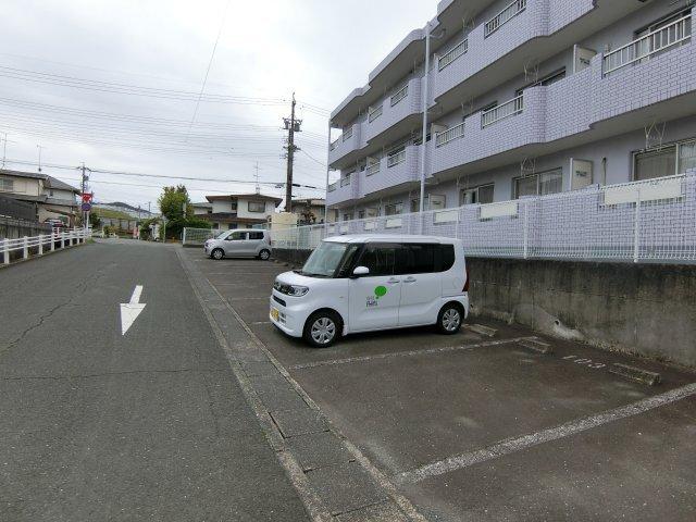掛川市下俣南マンション 駐車場