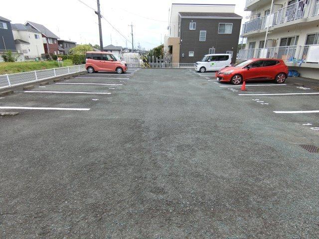 掛川市下俣南マンション 駐車場