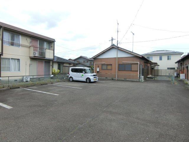 掛川市久保アパート 駐車場