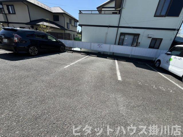 掛川市大多郎アパート 駐車場