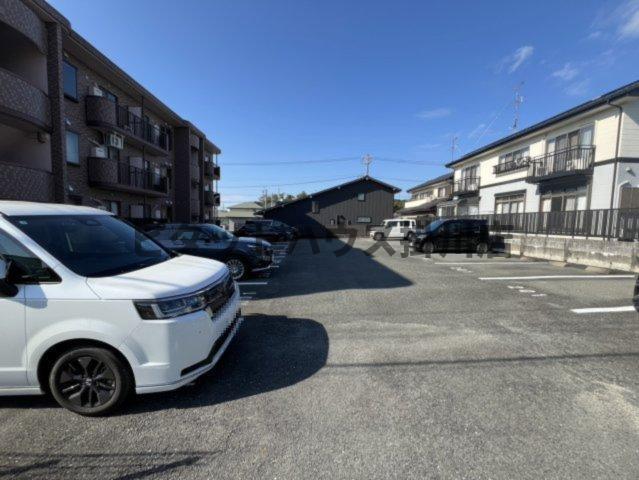 掛川市宮脇アパート 駐車場