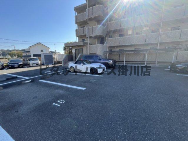 掛川市宮脇アパート 駐車場