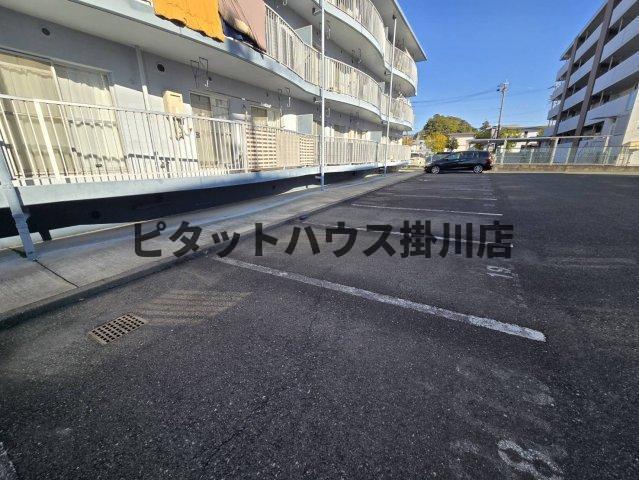 掛川市南マンション 駐車場