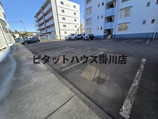 掛川市南マンション 駐車場