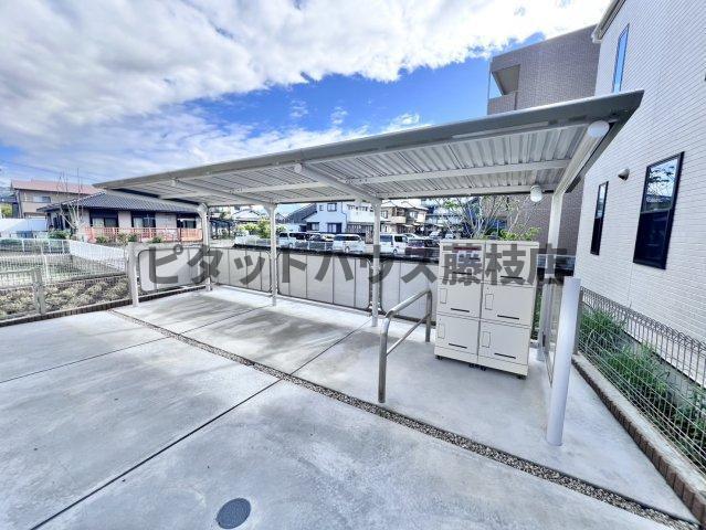 焼津市塩津アパート 駐車場