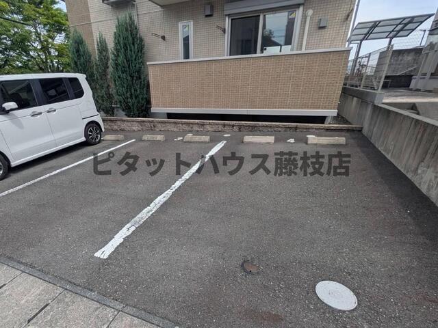 藤枝市南駿河台アパート 駐車場