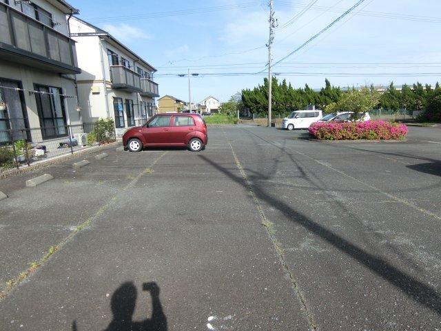 掛川市西大渕アパート 駐車場