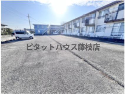 焼津市三和アパート 駐車場