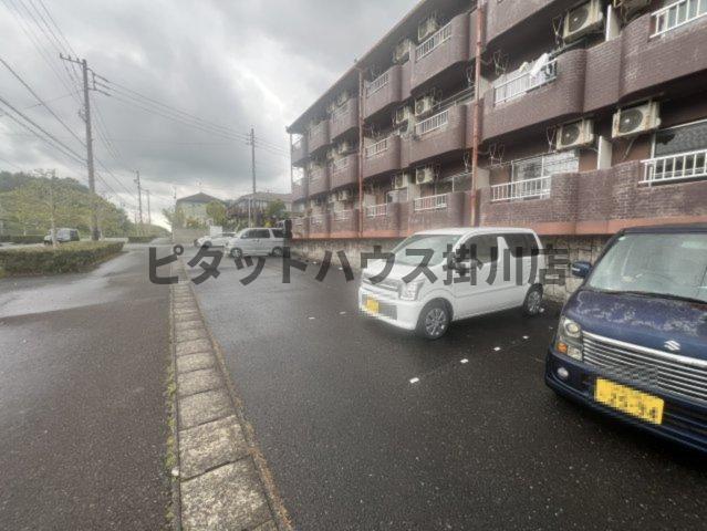 掛川市家代の里マンション 駐車場