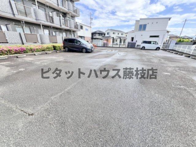 焼津市小土マンション 駐車場