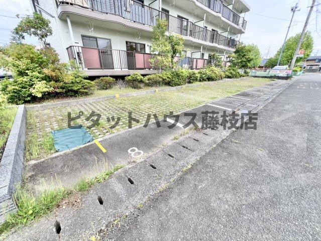 焼津市西小川マンション 駐車場