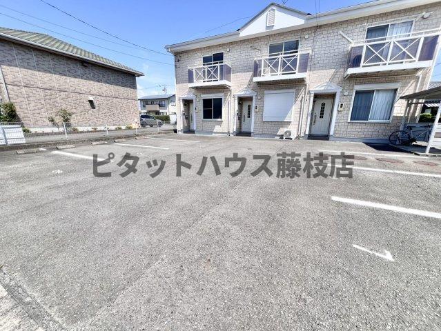 焼津市石津テラスハウス 駐車場