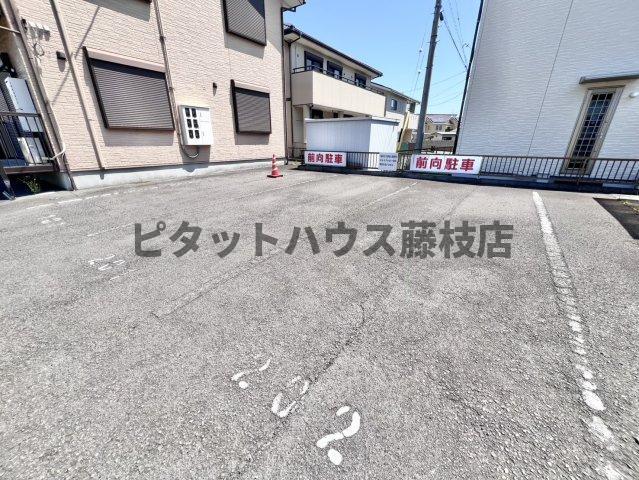 焼津市三右衛門新田アパート 駐車場