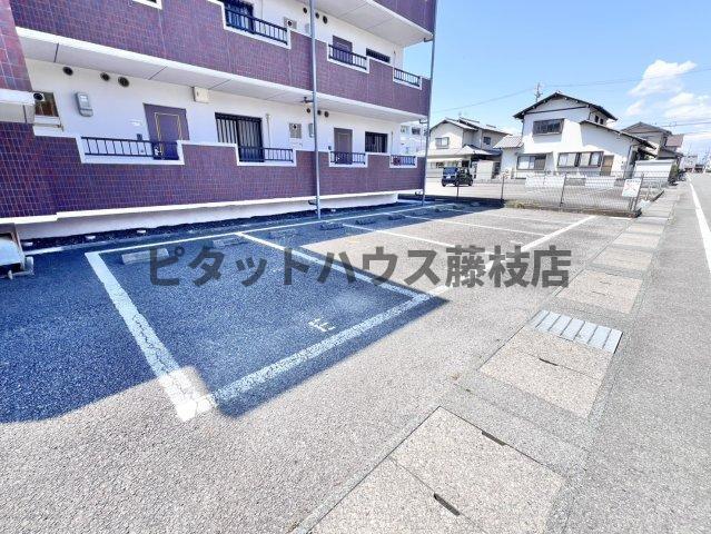 焼津市石津マンション 駐車場