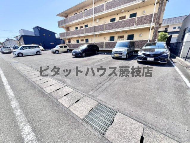 焼津市石津マンション 駐車場