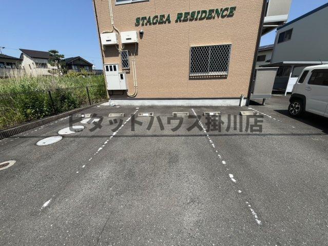 袋井市上山梨テラスハウス 駐車場