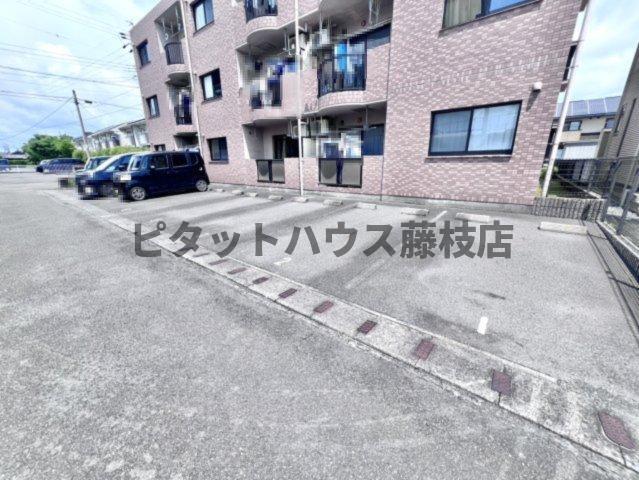 焼津市柳新屋マンション 駐車場
