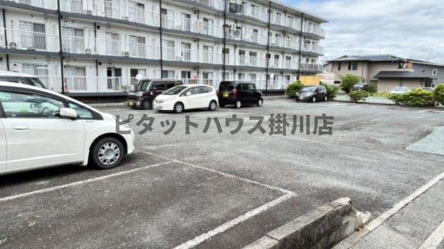 掛川市下俣南マンション 駐車場