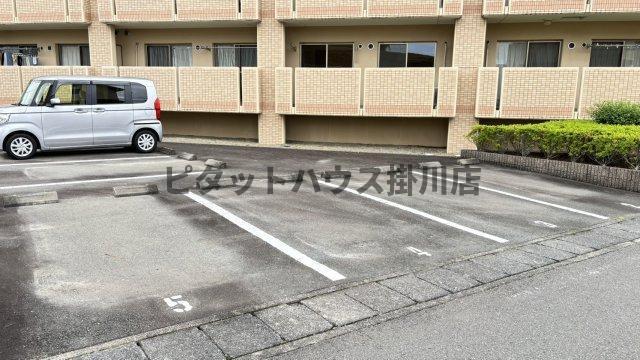 掛川市下俣南マンション 駐車場