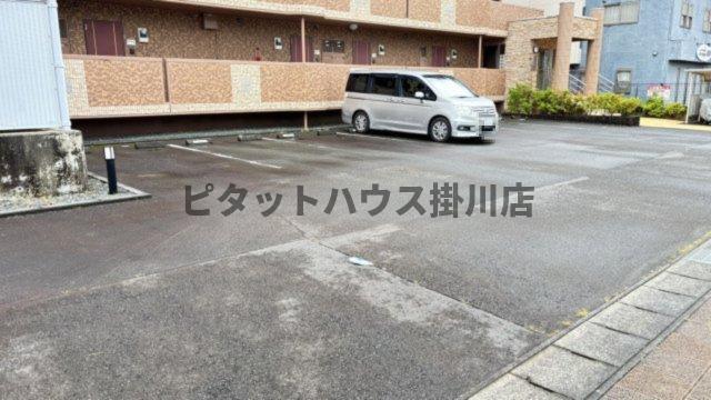 袋井市愛野南マンション 駐車場