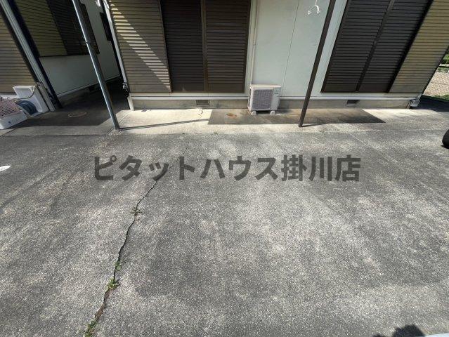 袋井市豊沢一戸建 駐車場