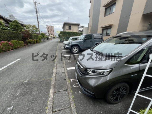 掛川市南マンション 駐車場