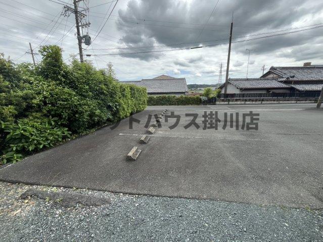 袋井市国本アパート 駐車場