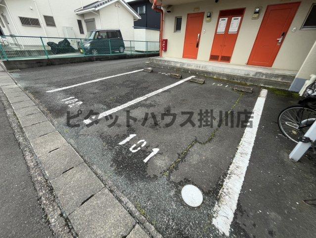 袋井市田町マンション 駐車場