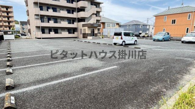 袋井市愛野東マンション 駐車場