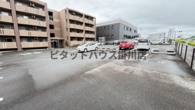 掛川市杉谷南マンション 駐車場