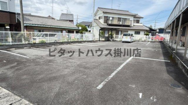 掛川市下俣アパート 駐車場