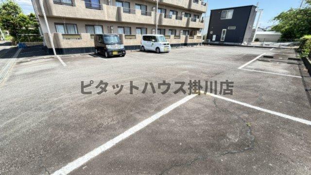 掛川市二瀬川マンション 駐車場