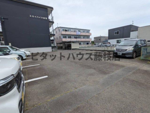 スカイハイツ田沼（305） 駐車場