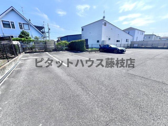 焼津市石津中町マンション 駐車場