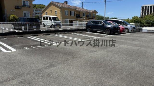 掛川市杉谷南アパート 駐車場
