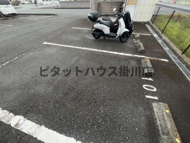 袋井市徳光アパート 駐車場