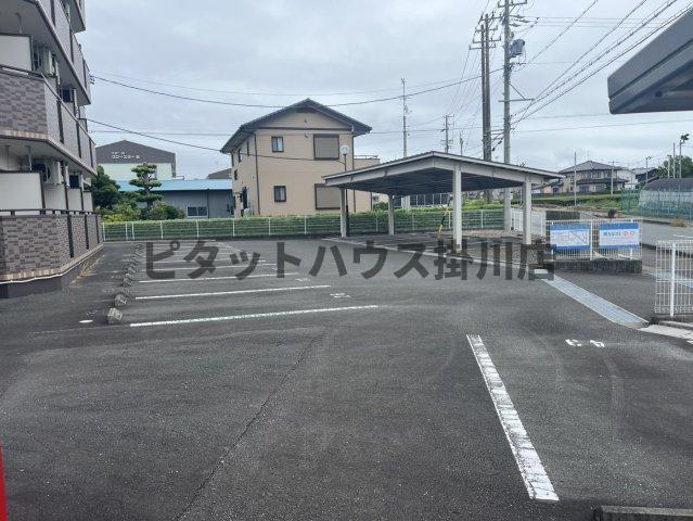 袋井市豊沢マンション 駐車場
