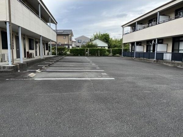 御前崎市佐倉アパート 駐車場